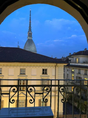 Historic Center Via Po Apartment